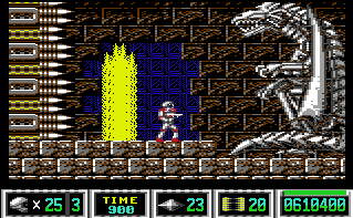 Level 4-1: Der Drachen spuckt Feuer und will mich durch Fl�gelschlagen gegen die Stachelwand dr�ngen. HILFE !!!!!!!!!